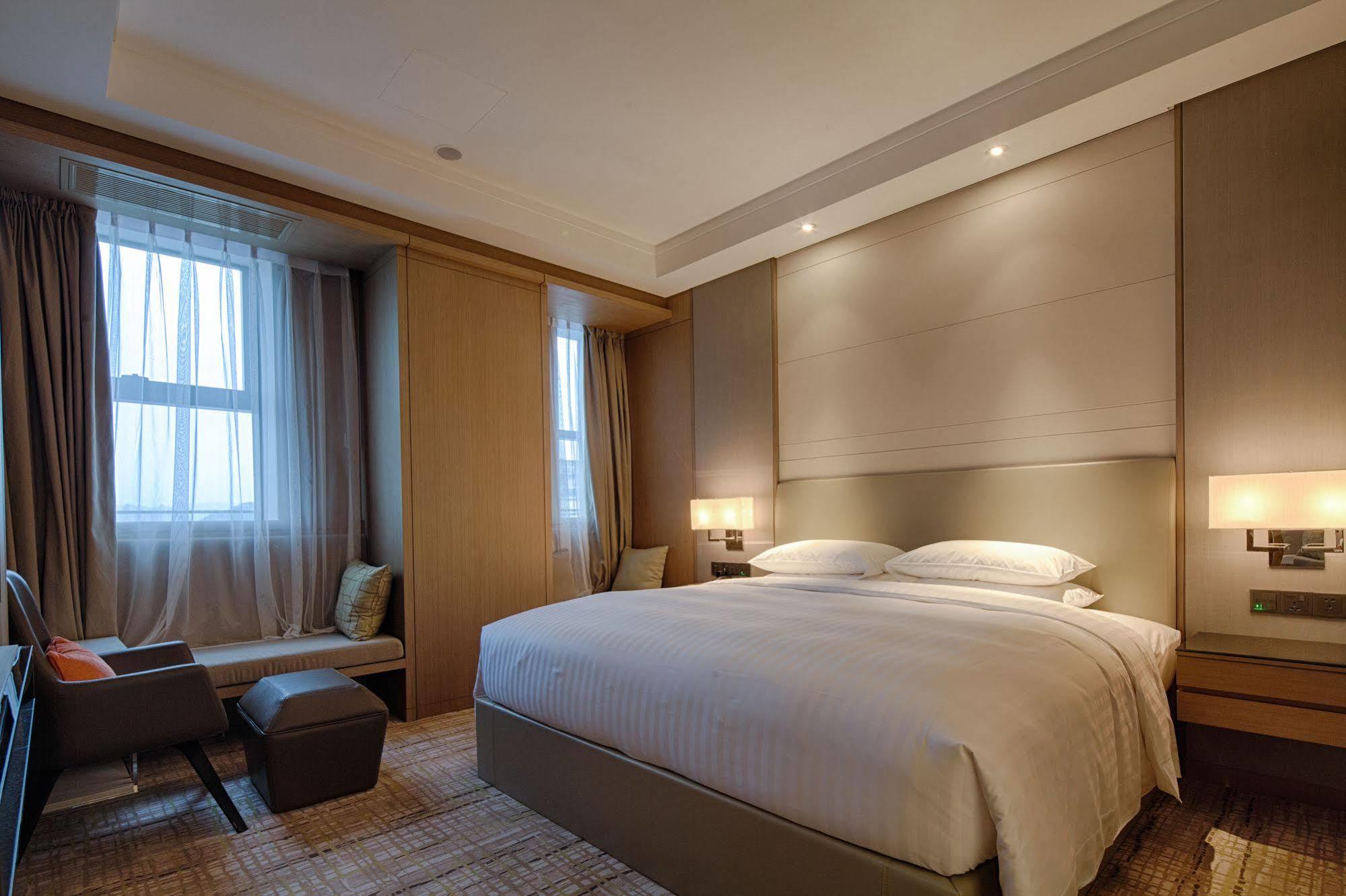 Courtyard By Marriott Hszincsang Kültér fotó